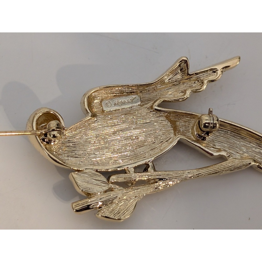 Vtg. Monet Signed Gold Toned Bird Brooch Blue Jelly Belly Carbochon & Green - Picture 3 of 5